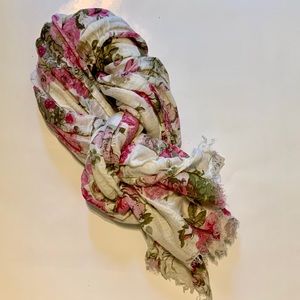 H&M Crinkle Rose Print Scarf